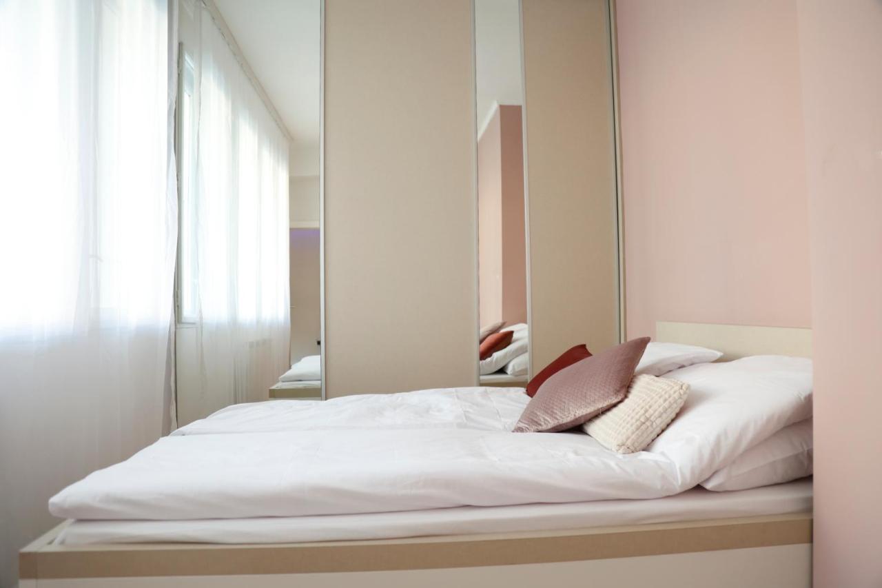 Blue And Rose Cozy - Quiet In The Best Location - Self Check-In - 5Th Floor With Elevator Sarajevo Exterior photo